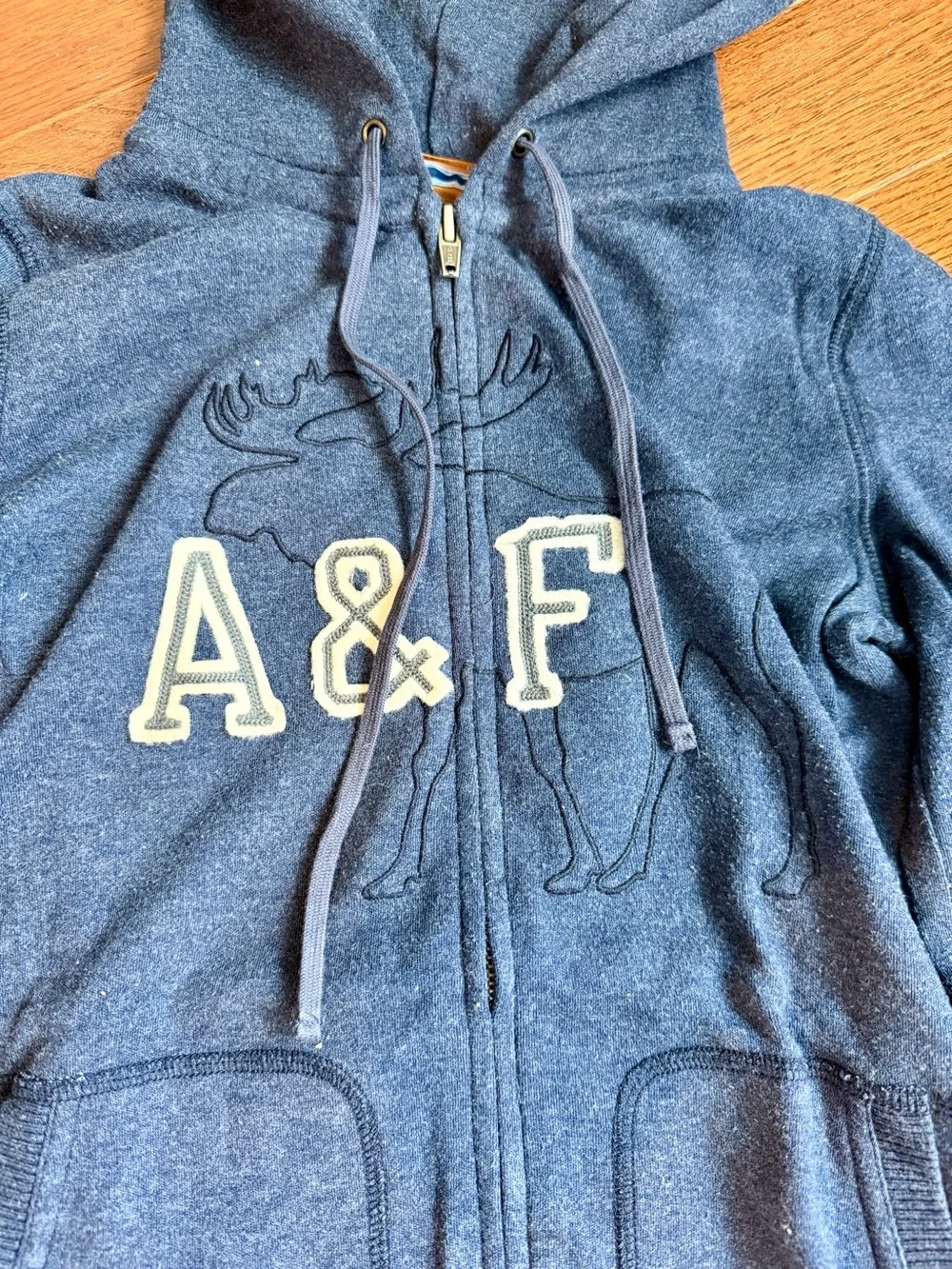 Women’s Abercrombie & Fitch Navy Blue Hooded Full Zip Sweatshirt. Size Medium